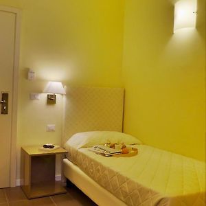 Camera con letto king size